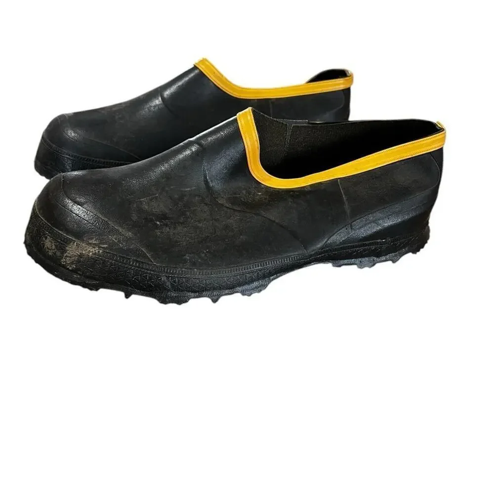 New- Lacrosse men’s size 11 waterproof over shoes